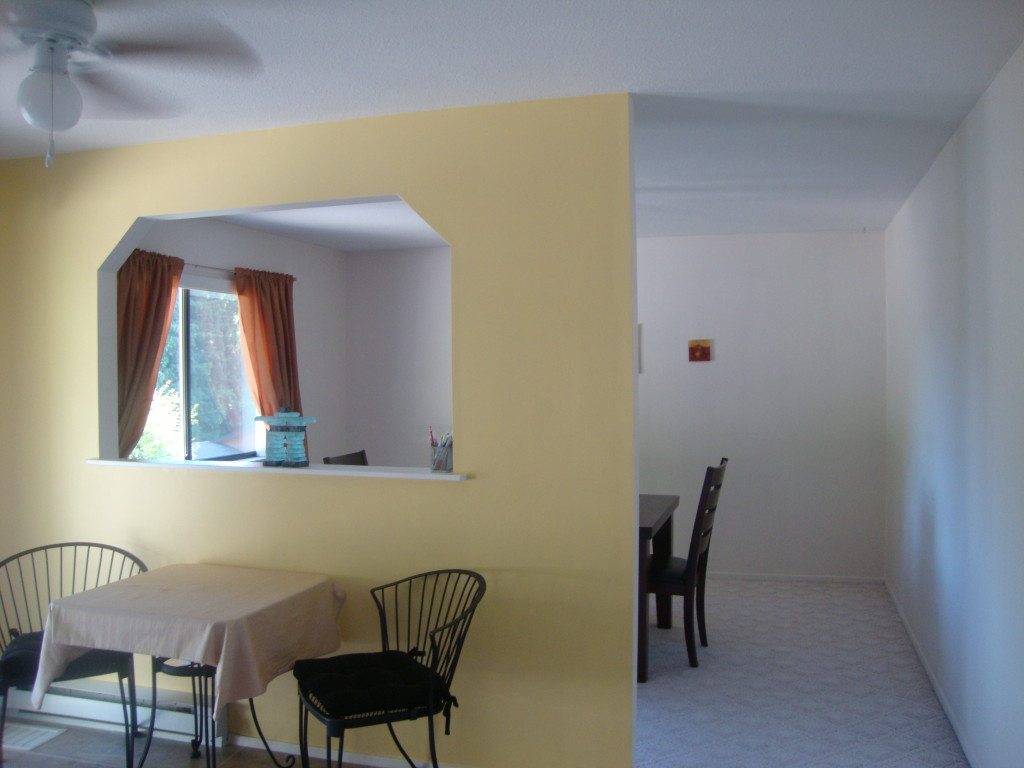 dining room before the wall is removed