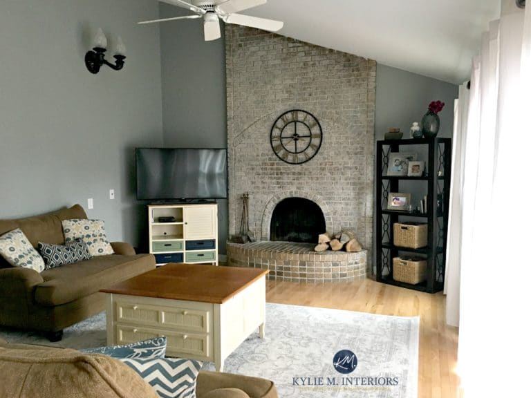 Sherwin Williams Gray in a living or family room