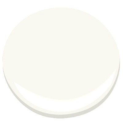 Benjamin Moore Decorators White is one of the best cool white paint colours with undertones