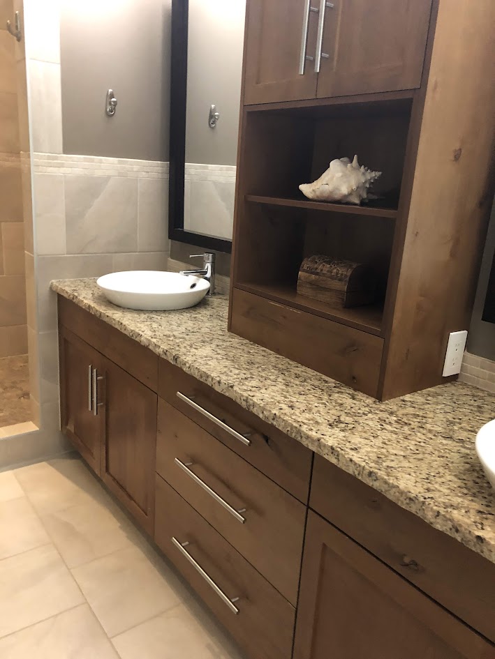 bathroom, st cecelia granite, hickory wood cabinets, beige pink tile floor, travertine accent tile, dark wood mirros, chrome. Kylie M Update ideas