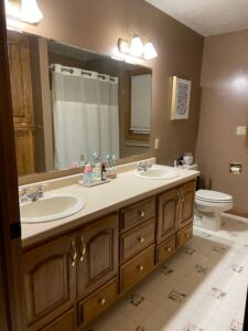 bathroom wood oak vanity and trim, vinyl linoleum floor, update ideas before remodel (2)