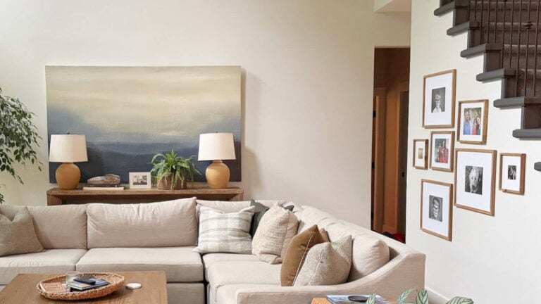 Sherwin Wiliams Aesthetic White in north-facing living room with URbane Bronze on stairs, oak floor