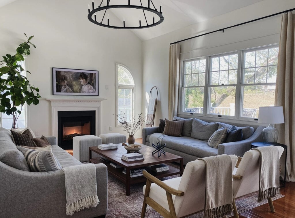 Sherwin Williams Alabaster in living room or family, Jenna Christian's home with Kylie M consulting, home decor, transitional and organic, vaulted ceiling, wood floor