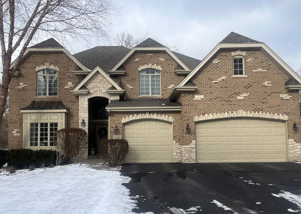 Exterior with pink beige brown brick BEFORE online color consult with Kylie M. (1)